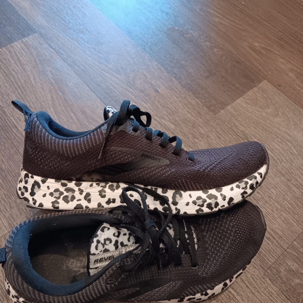 Women's Black Knit Sneakers with Leopard-Print Accents - Picture 4 of 6
